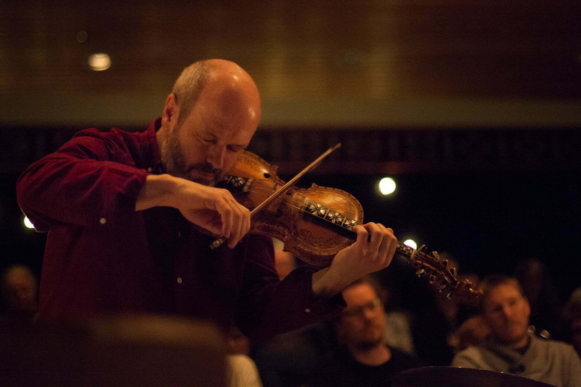 På mosegrodde stiar