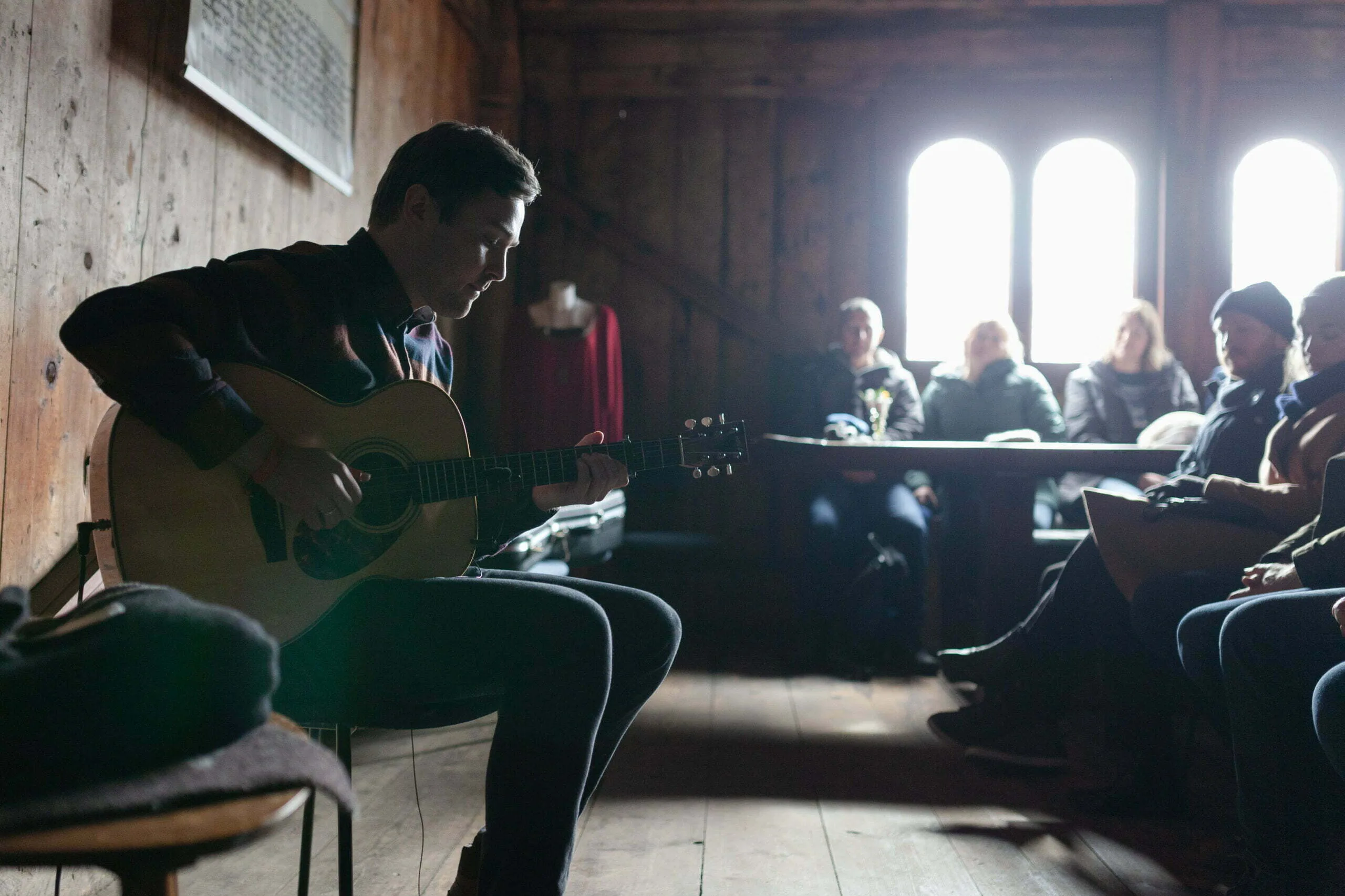 Medan vinden bles kvast over Vangen