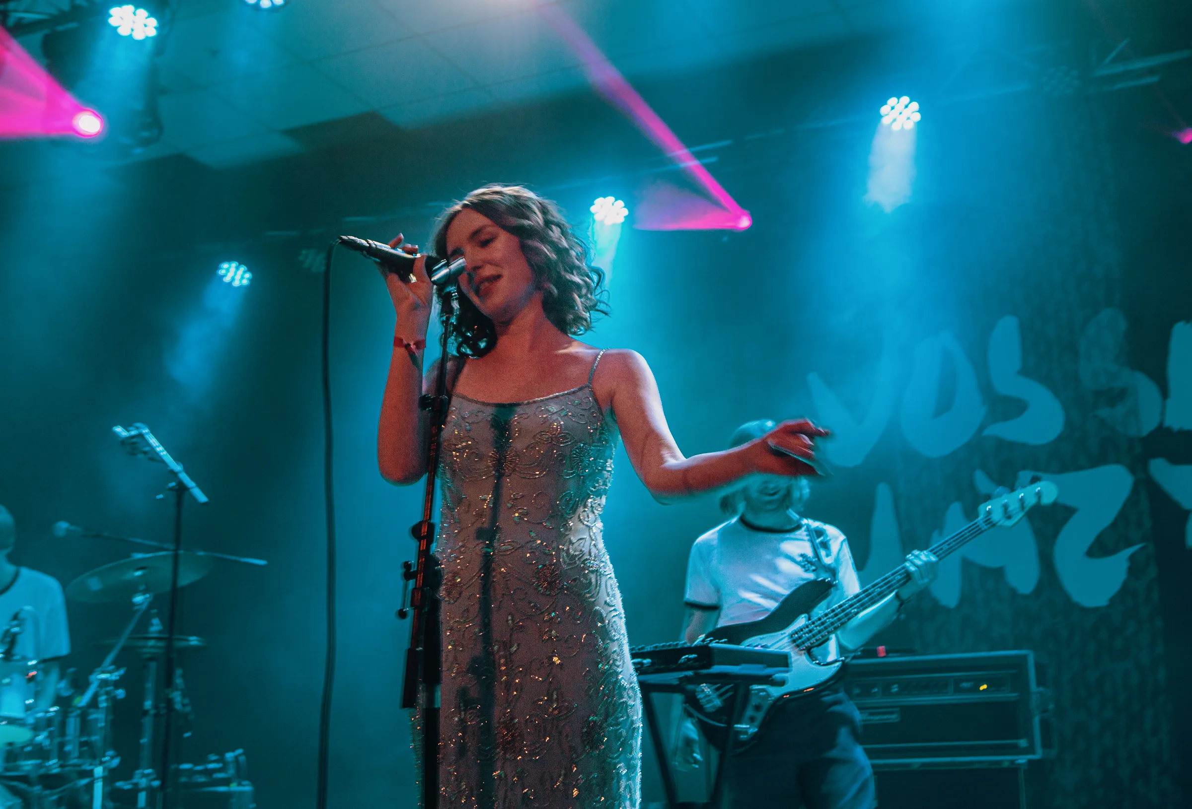 Flaum i salen med Storm på scena