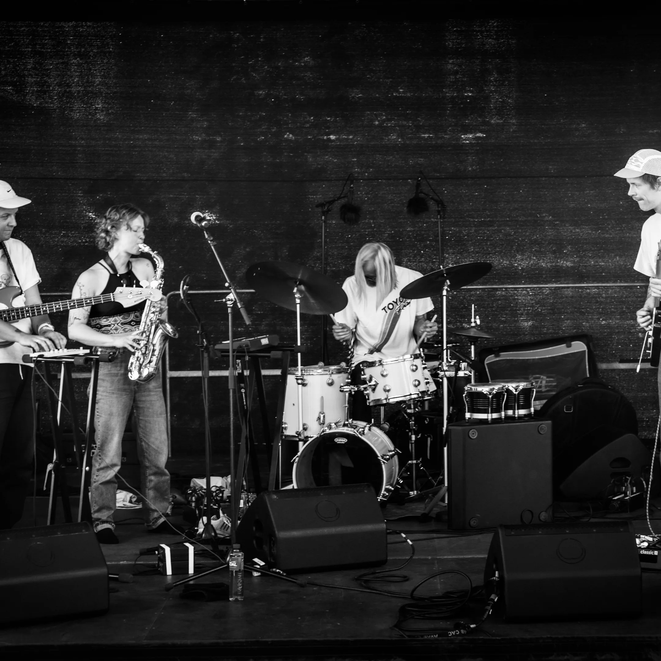 LOTUS – Signe Emmeluth med impro-rock